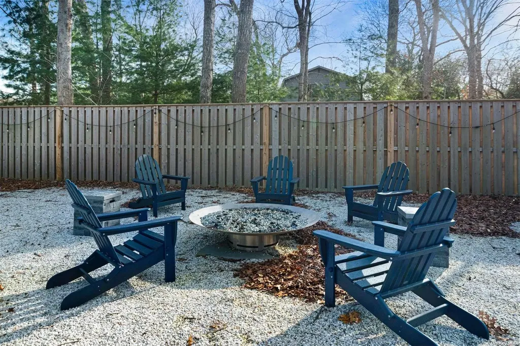 128 Harbor Boulevard East Hampton NY 11937
