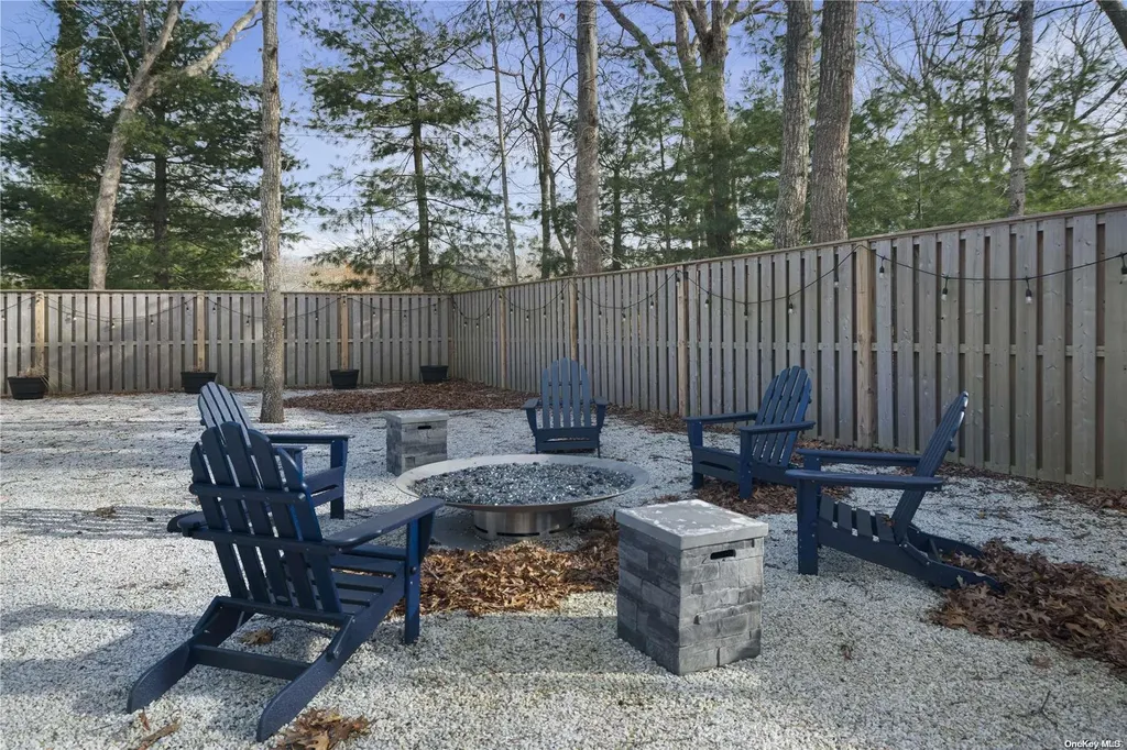 128 Harbor Boulevard East Hampton NY 11937