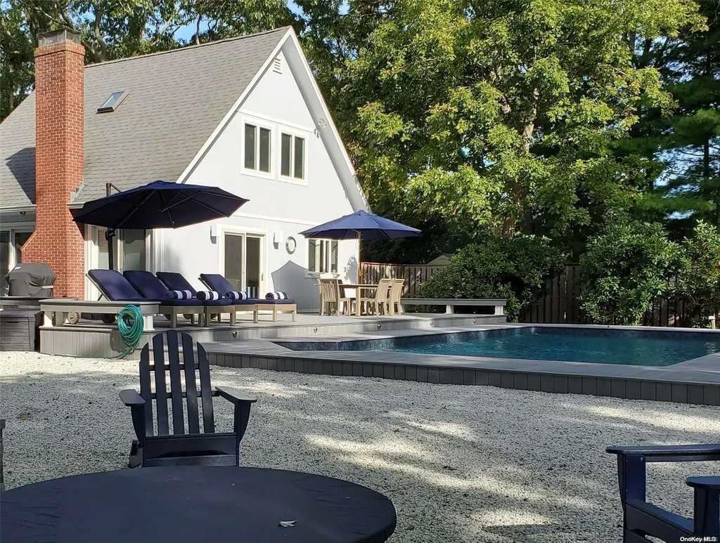 128 Harbor Boulevard East Hampton NY 11937