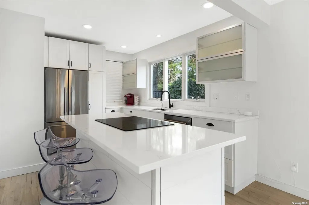 128 Harbor Boulevard East Hampton NY 11937