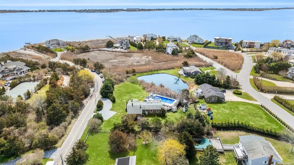 9 Tanners Neck Lane Westhampton NY 11977