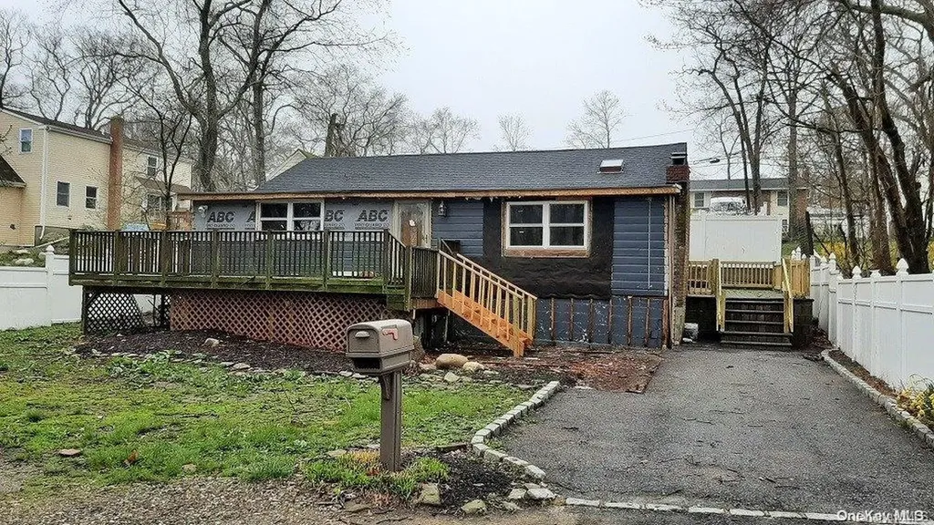 87 Lorring Street Patchogue NY 11772