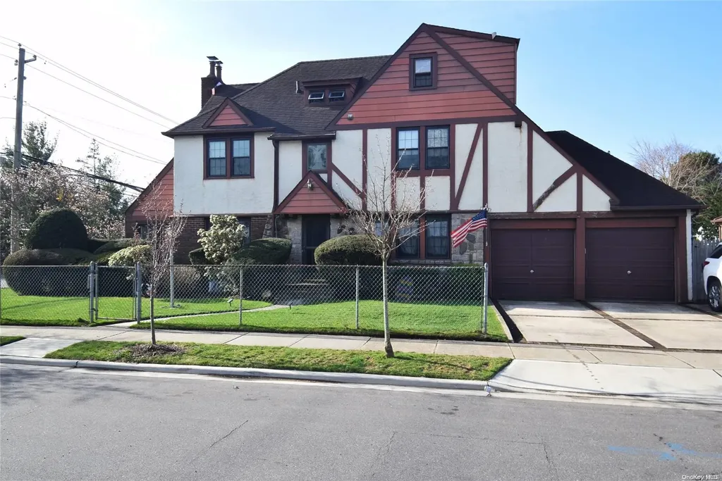 90 Robertson Road Lynbrook NY 11563