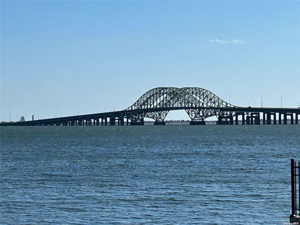8 Shoal Drive West Islip NY 11795