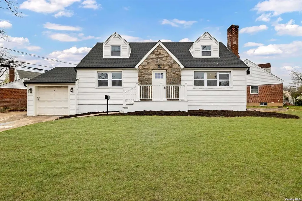 13 Wellsboro Road Valley Stream NY 11580