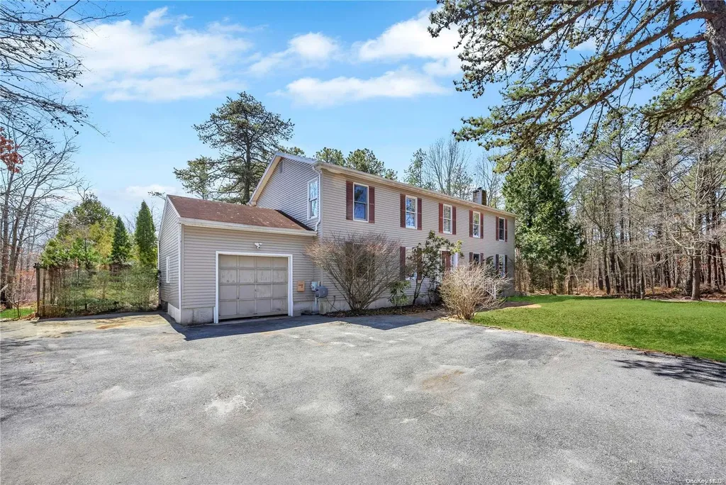 51 Bellows Pond Road Hampton Bays NY 11946