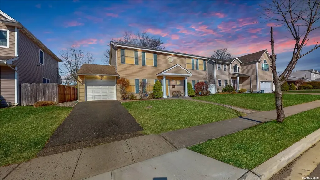 27 Candy Lane Syosset NY 11791