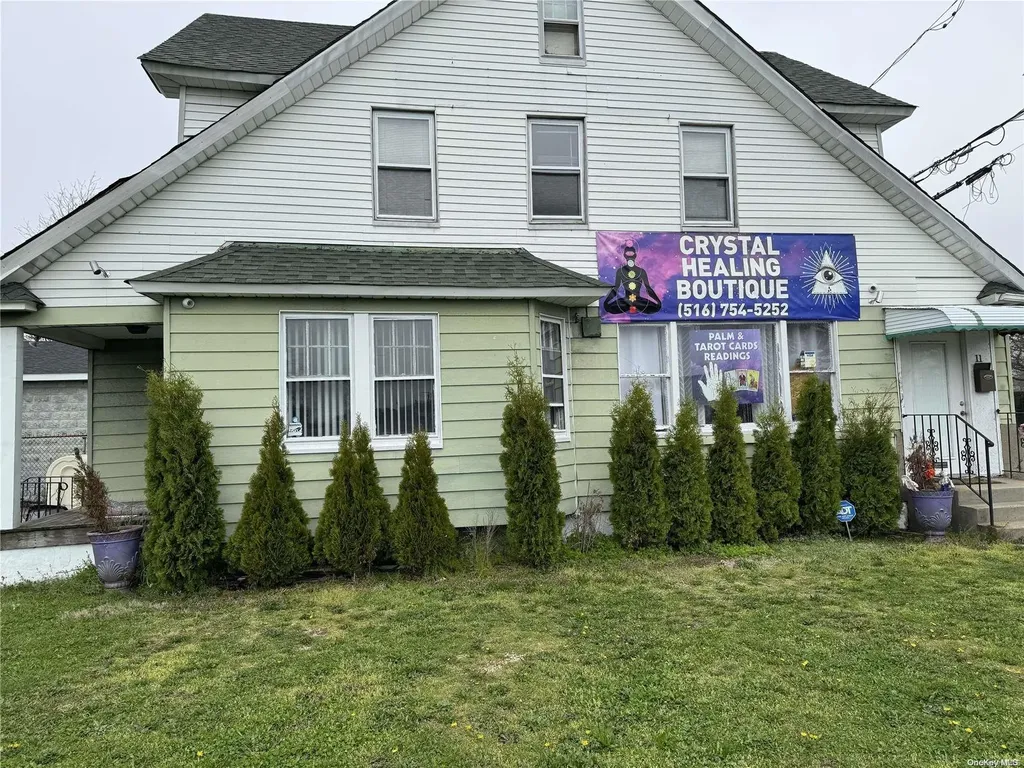 11 Post Avenue Westbury NY 11590