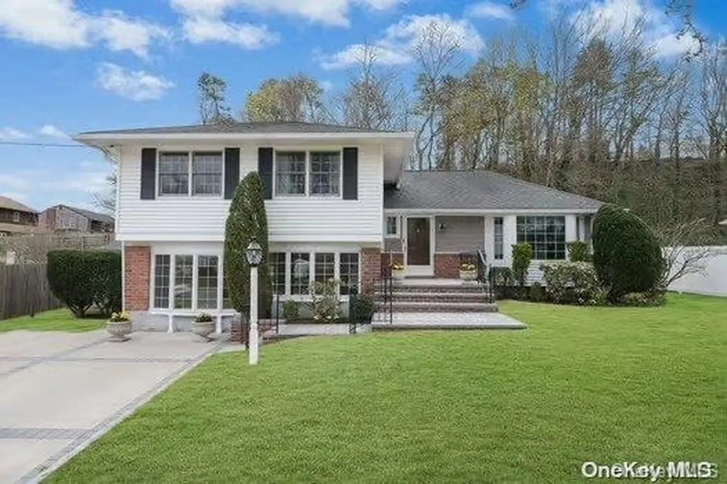 74 Cornell Drive Smithtown NY 11787