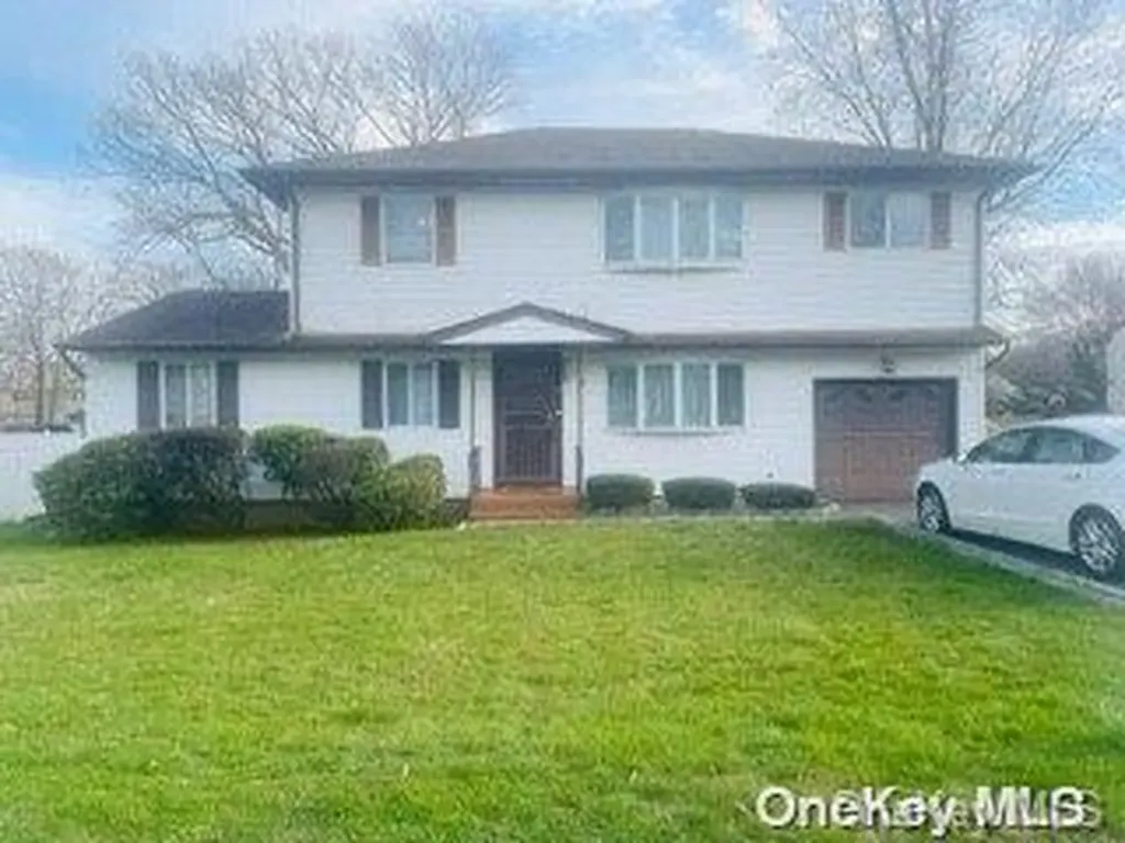 58 Wilson Avenue Deer Park NY 11729