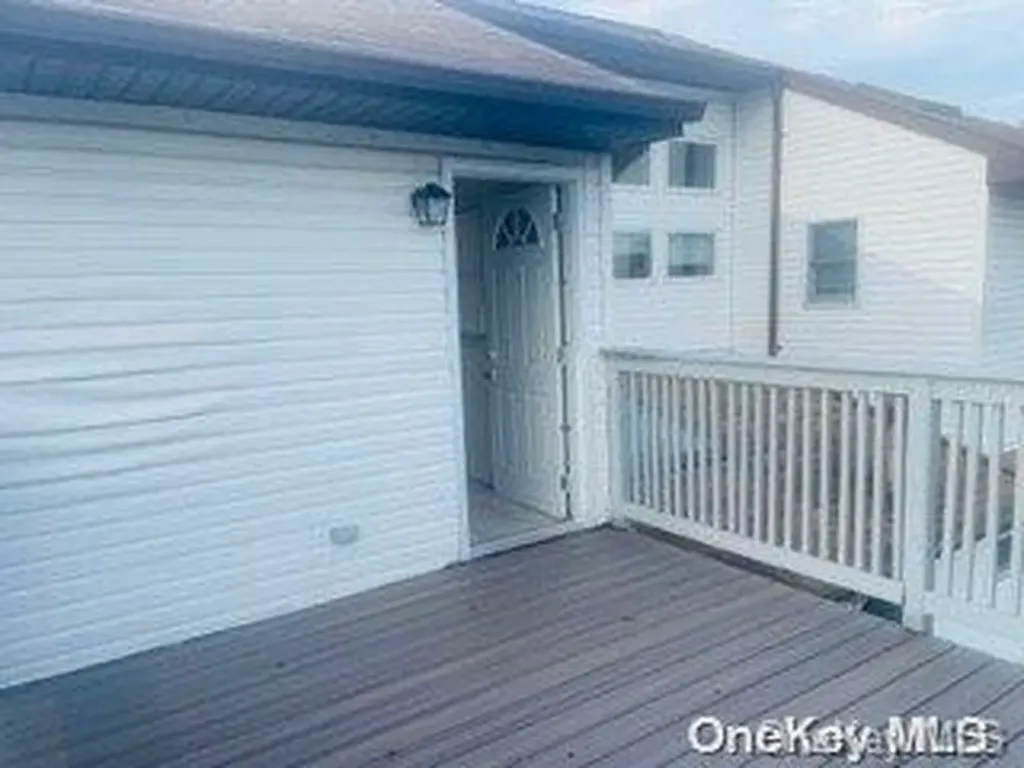 58 Wilson Avenue Deer Park NY 11729