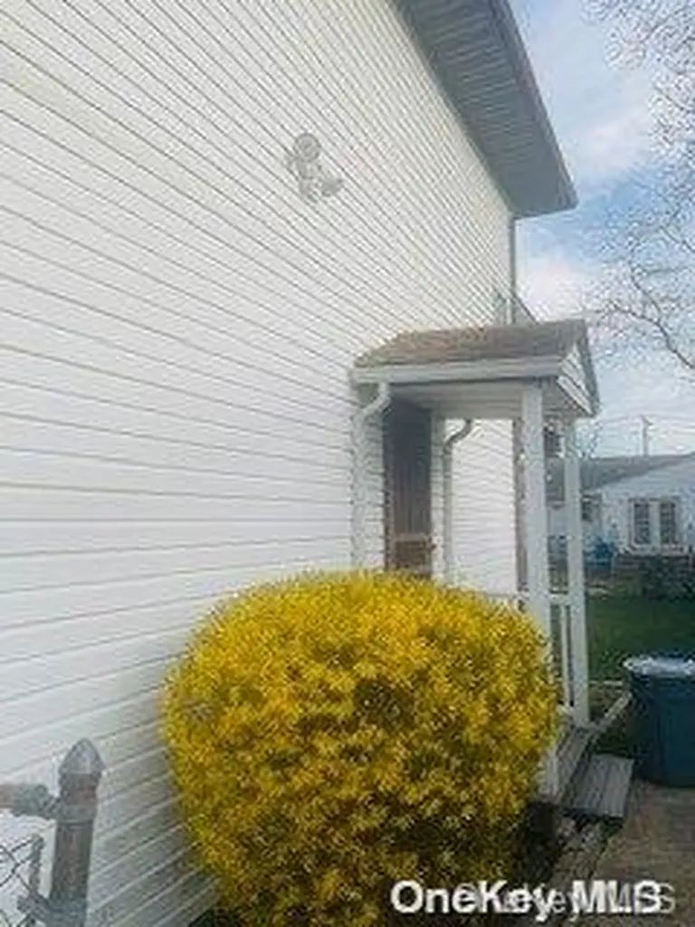58 Wilson Avenue Deer Park NY 11729