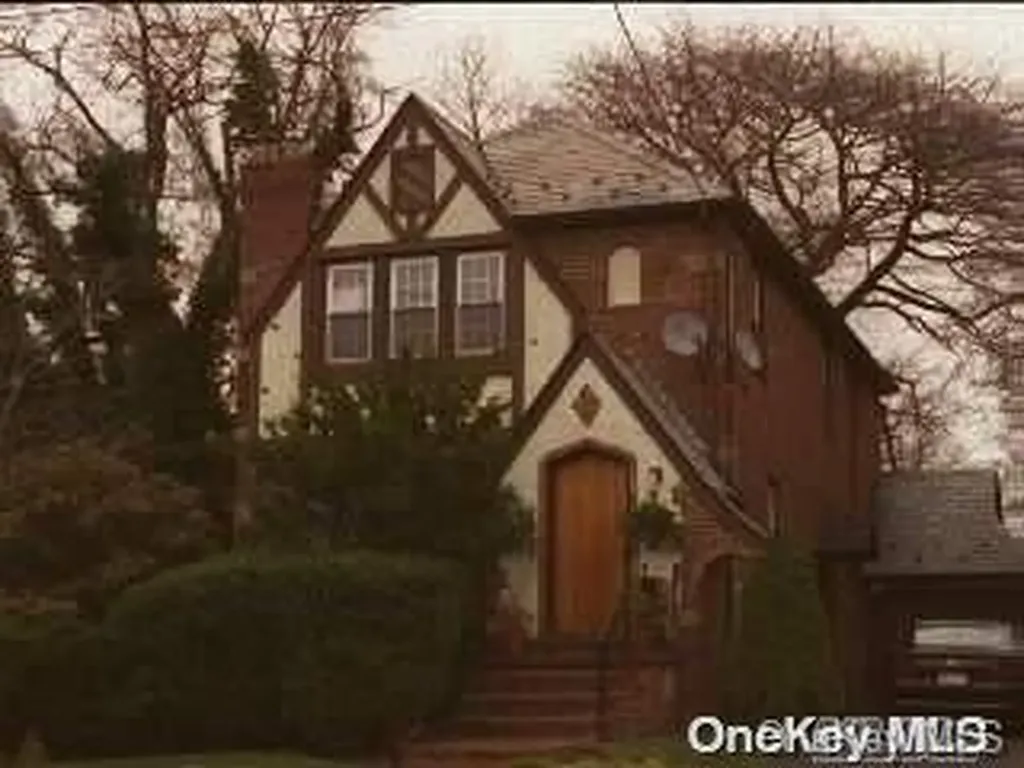 1 Olive Place Lynbrook NY 11563