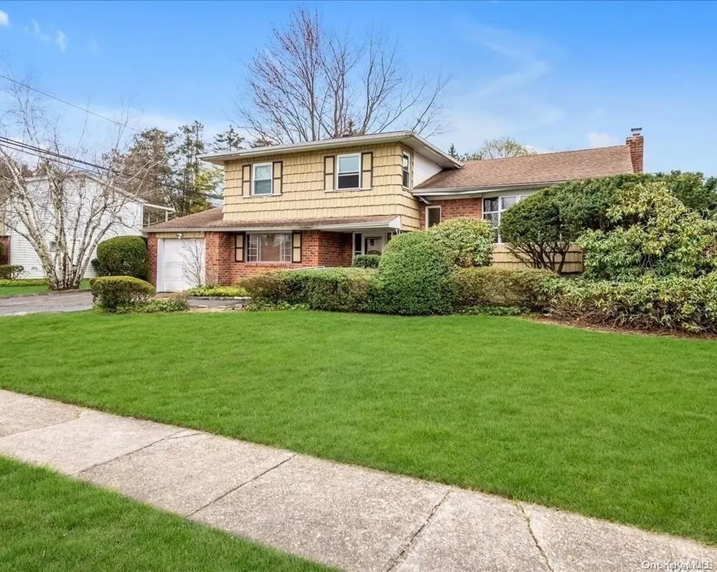 7 Suzanne Lane Bethpage NY 11714