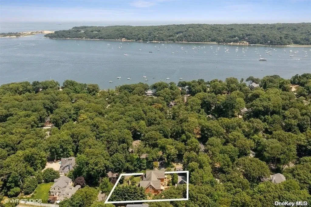 2 Cedar Avenue Setauket NY 11733