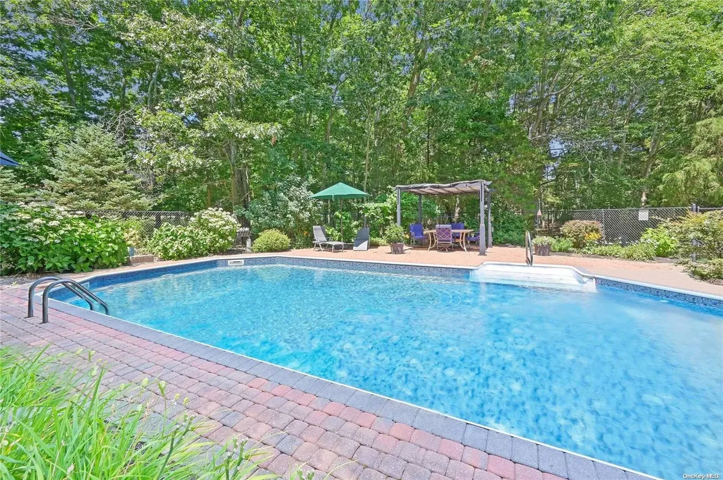 75 Reydon Drive Southold NY 11971