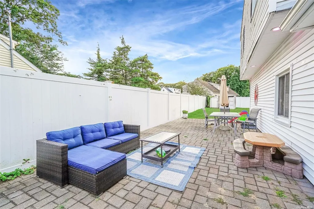 2 Bicycle Court Selden NY 11784
