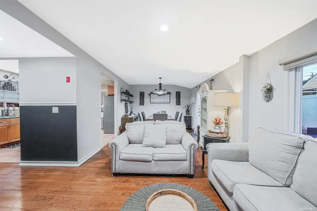 2 Bicycle Court Selden NY 11784