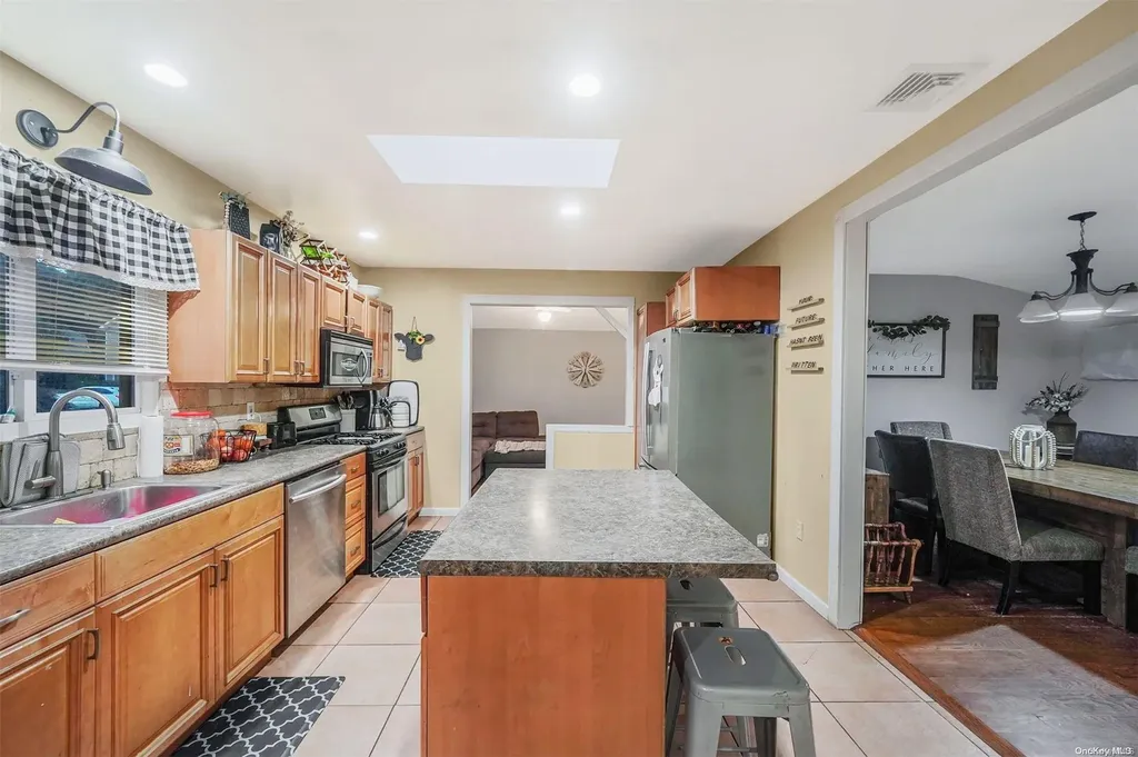 2 Bicycle Court Selden NY 11784