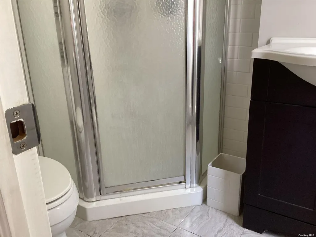 742 S 9th Street Lindenhurst NY 11757