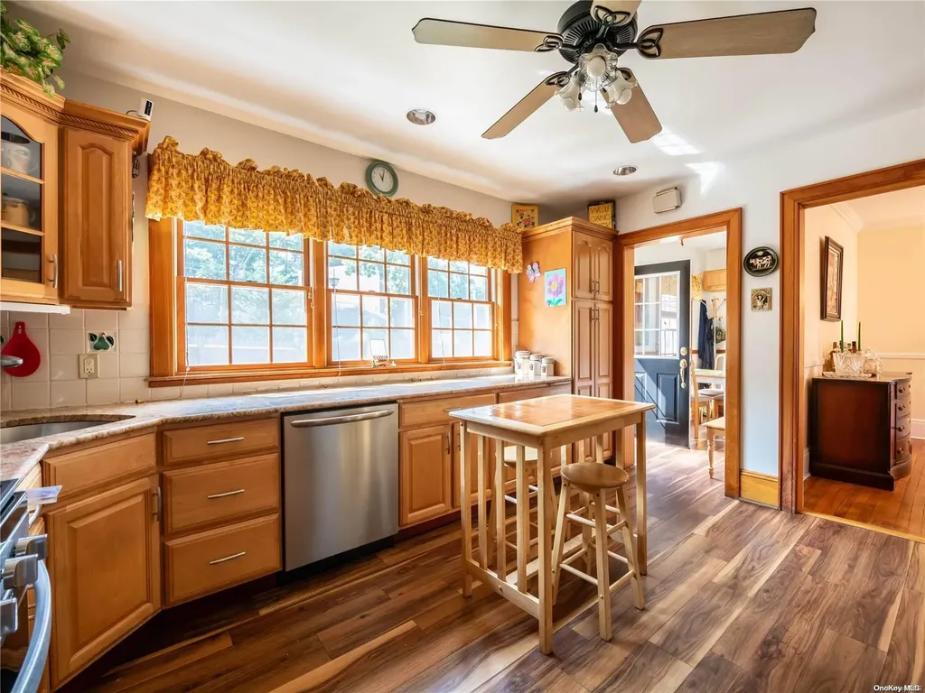 220 Thompson Shore Road Manhasset NY 11030