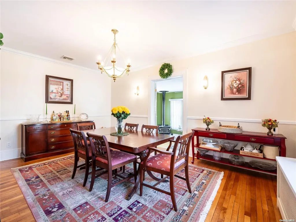 220 Thompson Shore Road Manhasset NY 11030
