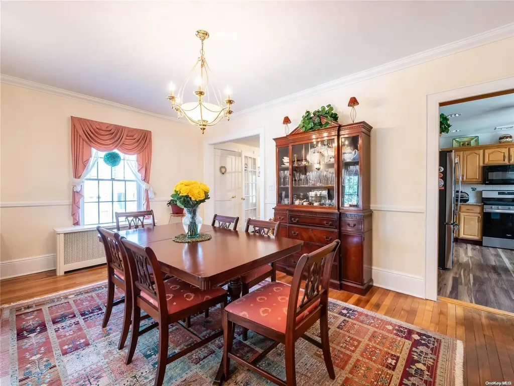 220 Thompson Shore Road Manhasset NY 11030