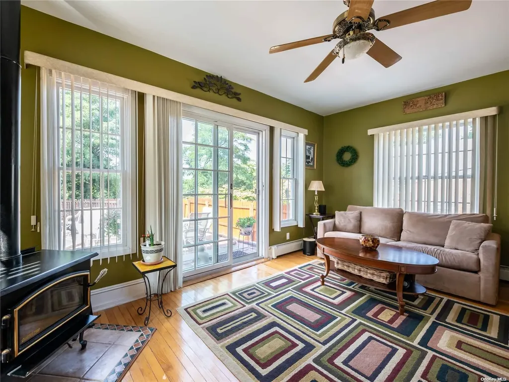 220 Thompson Shore Road Manhasset NY 11030
