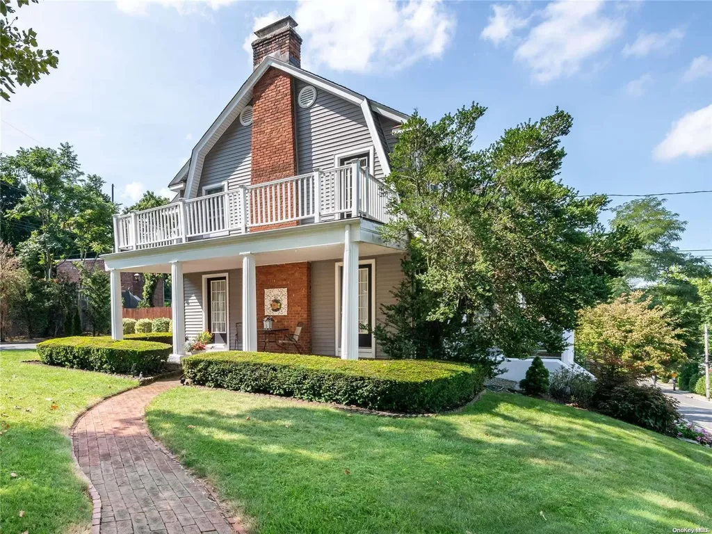 220 Thompson Shore Road Manhasset NY 11030