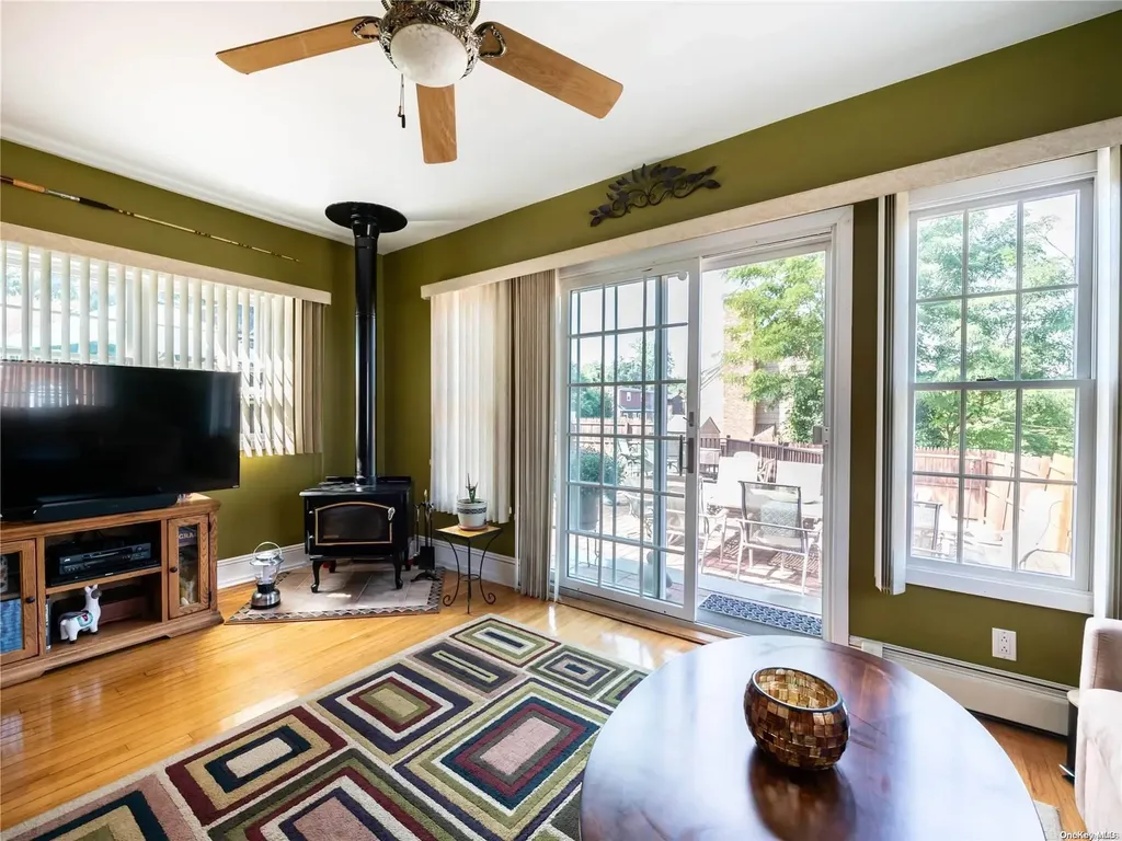 220 Thompson Shore Road Manhasset NY 11030