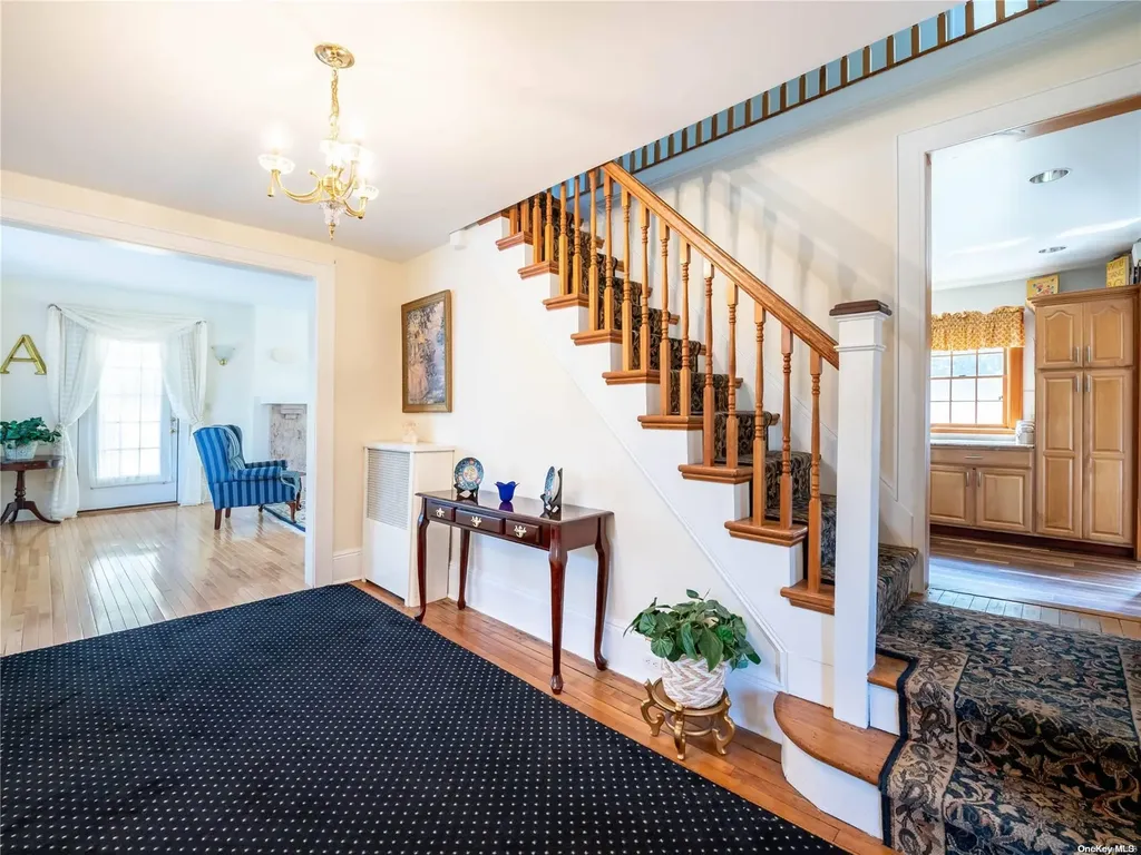 220 Thompson Shore Road Manhasset NY 11030