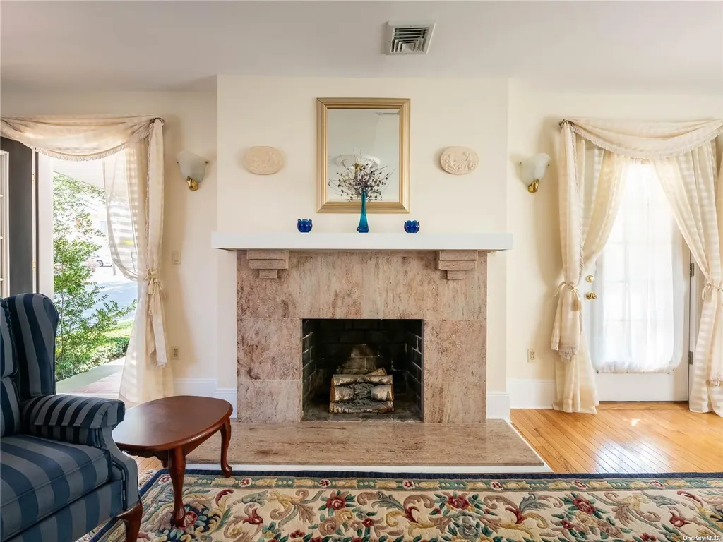 220 Thompson Shore Road Manhasset NY 11030