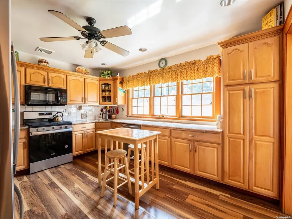 220 Thompson Shore Road Manhasset NY 11030