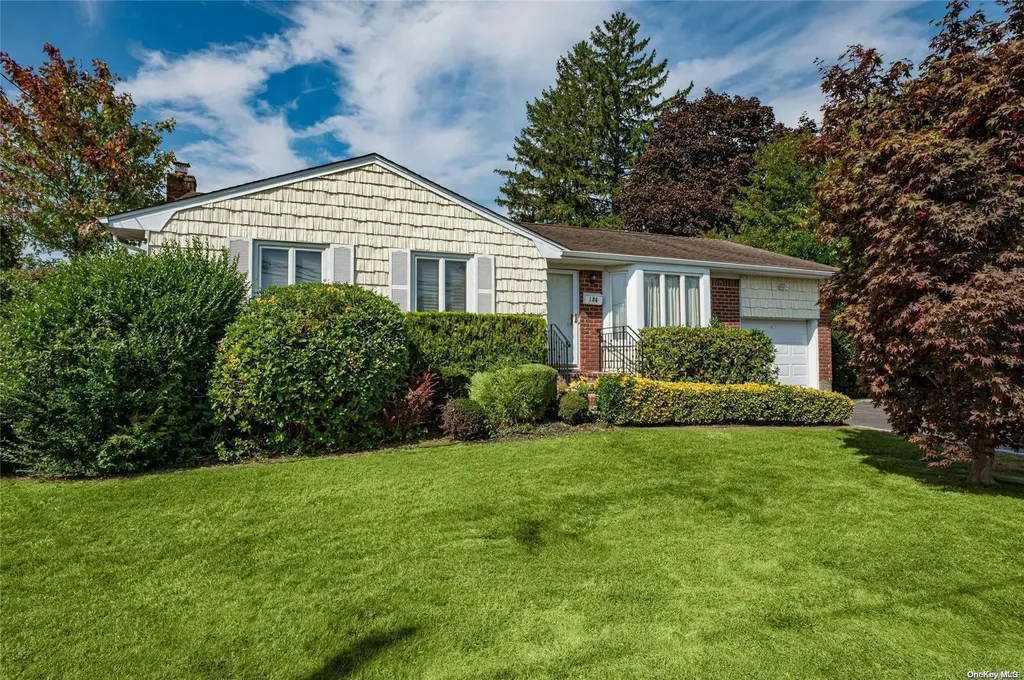 186 Villa Avenue Deer Park NY 11729