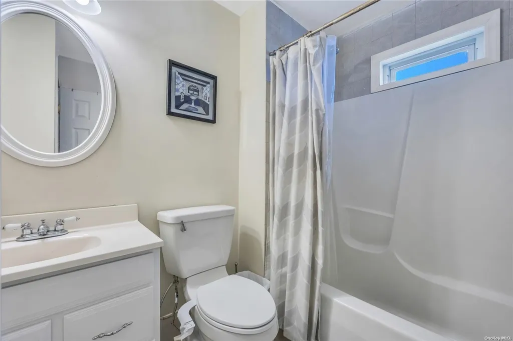 40 Friendly Road Hicksville NY 11801