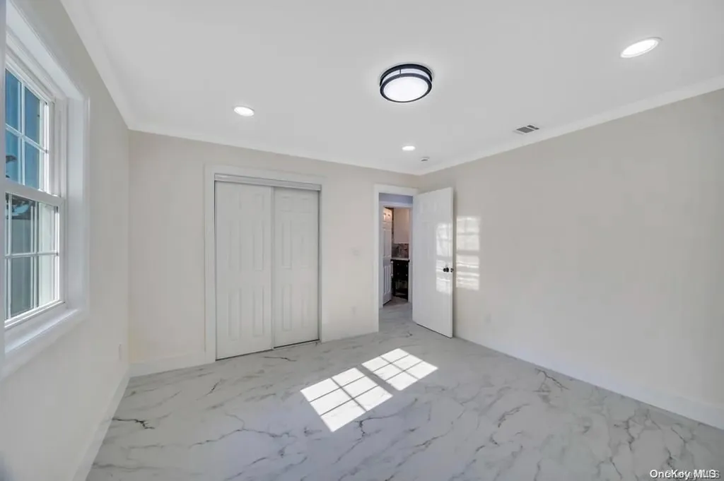 88 Squirrel Lane Levittown NY 11756