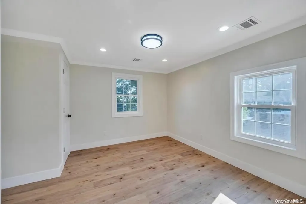 88 Squirrel Lane Levittown NY 11756