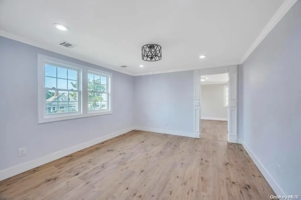 88 Squirrel Lane Levittown NY 11756