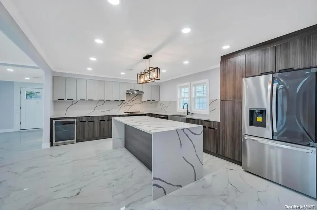 88 Squirrel Lane Levittown NY 11756