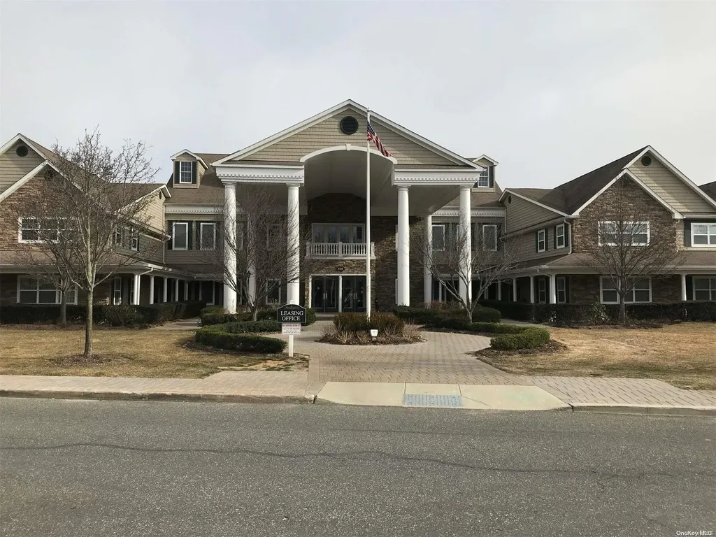 88 Adams Way Sayville NY 11782