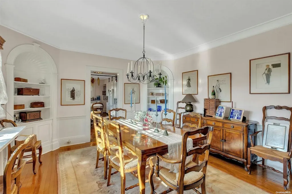 88 E Bayberry Road Islip NY 11751
