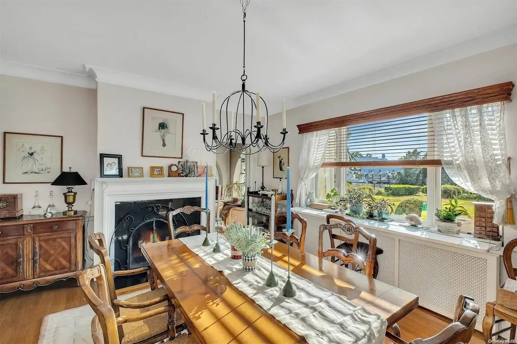 88 E Bayberry Road Islip NY 11751