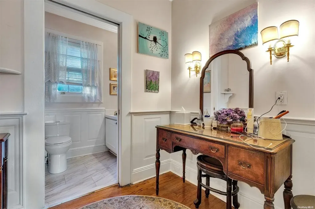 88 E Bayberry Road Islip NY 11751