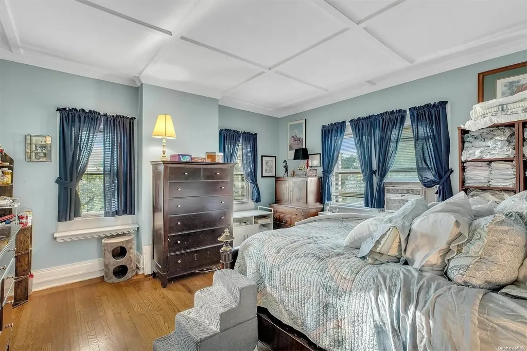 88 E Bayberry Road Islip NY 11751