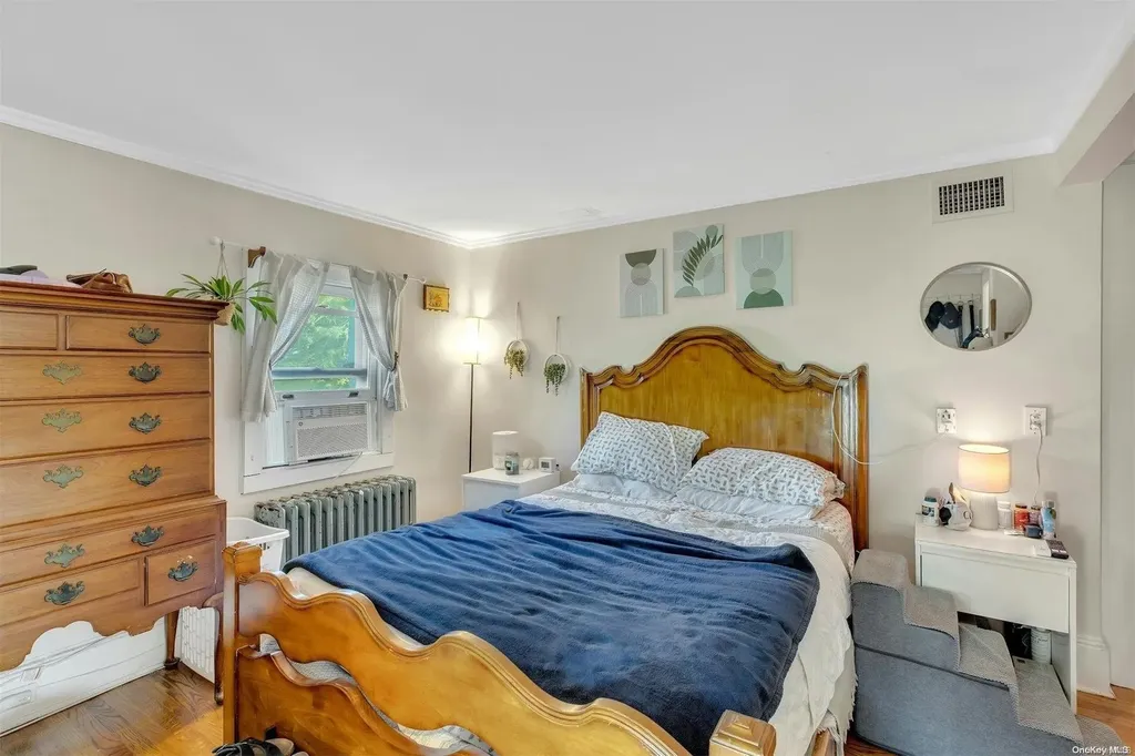 88 E Bayberry Road Islip NY 11751