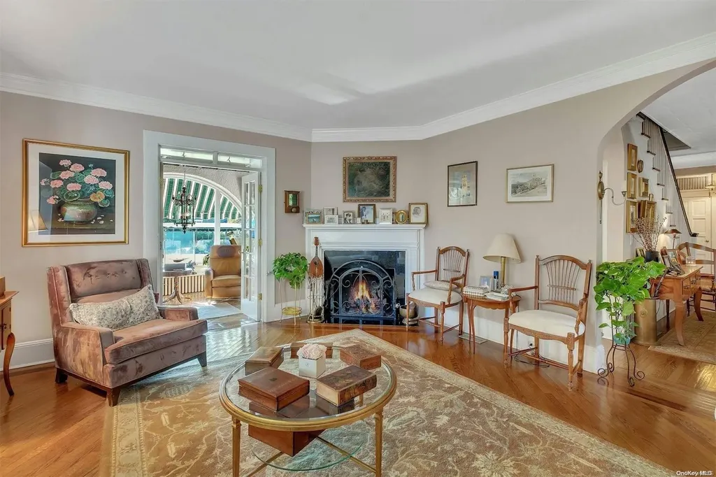 88 E Bayberry Road Islip NY 11751