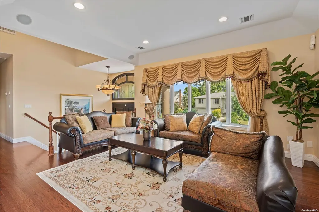 1 Onondaga Place Jericho NY 11753