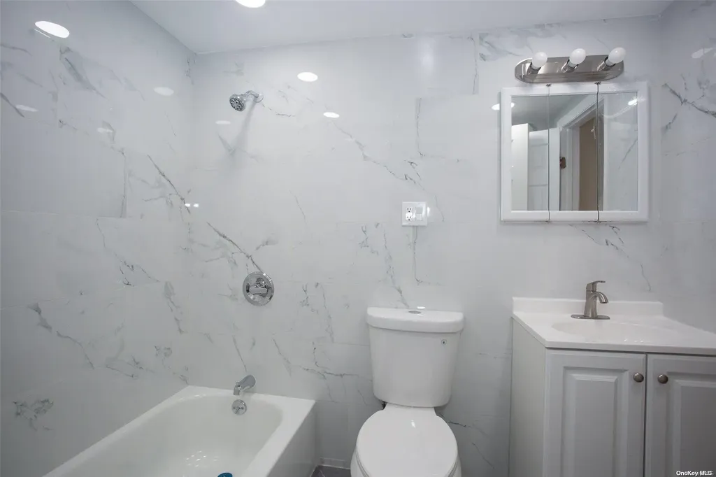 2 Nagle Lane Central Islip NY 11722