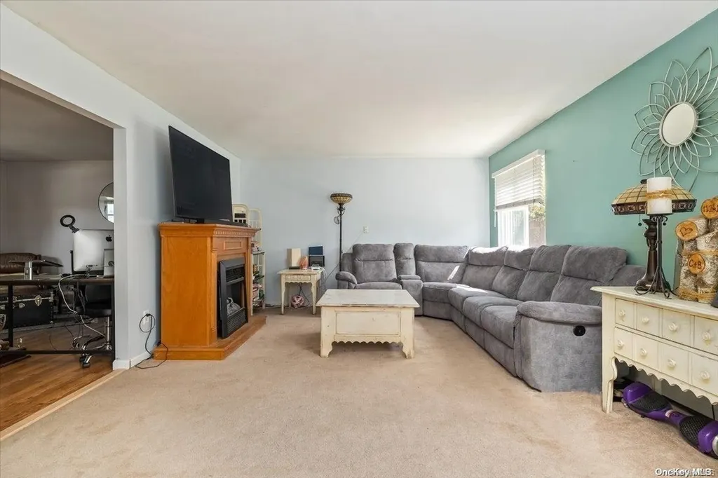 73 Rustic Avenue Medford NY 11763