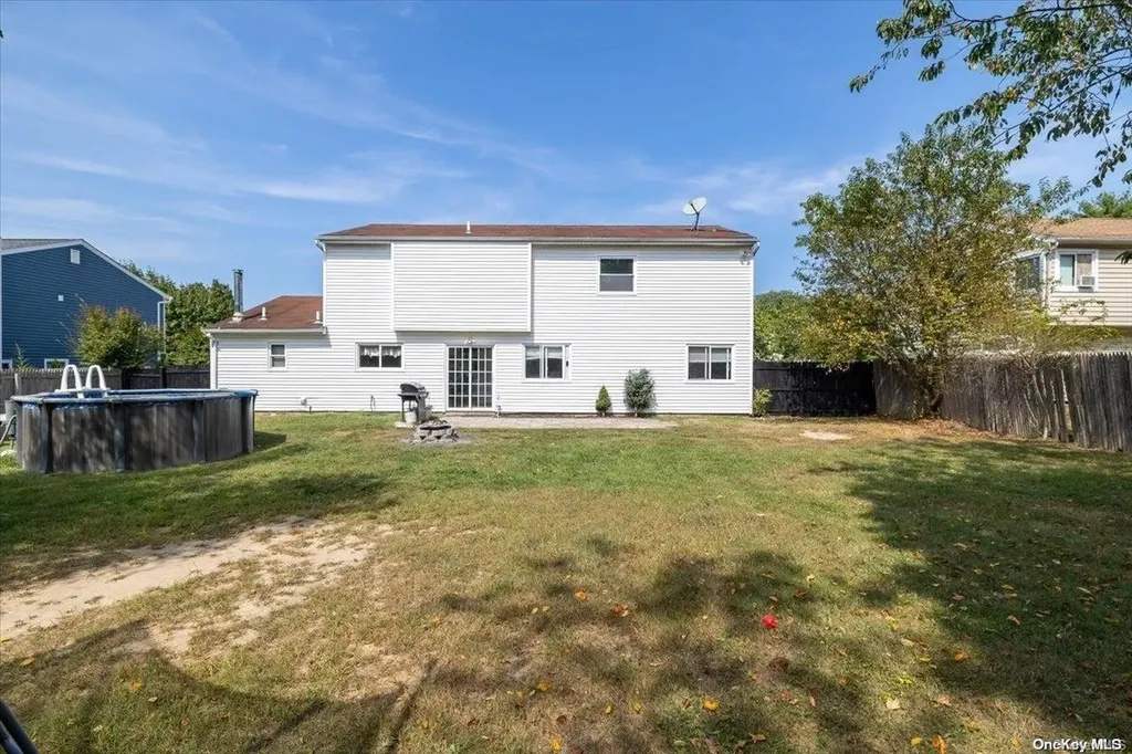 73 Rustic Avenue Medford NY 11763